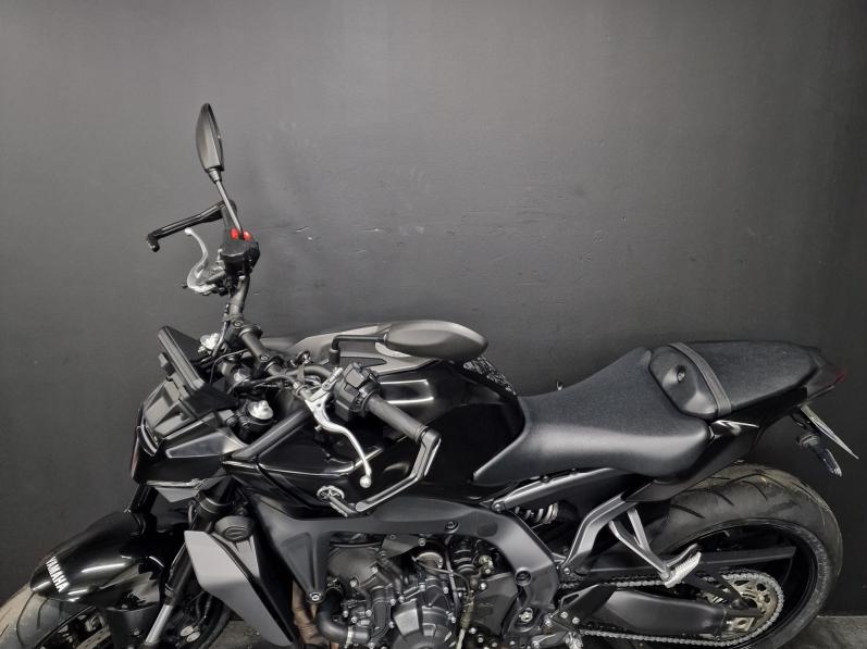 YAMAHA MT-09